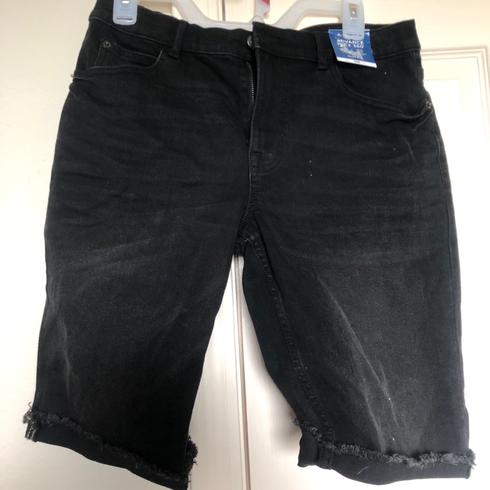 NWT Arizona Flex 360 Black jean shorts. slim fit size 20 REG